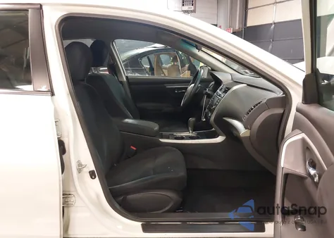 2015 Nissan Altima 2.5 S z USA, uszkodzony, nr VIN 1N4AL3AP1FC152438